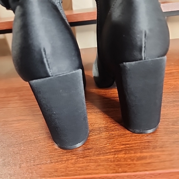 Unisa Satin ankle boots. Size 7 - Picture 3 of 5